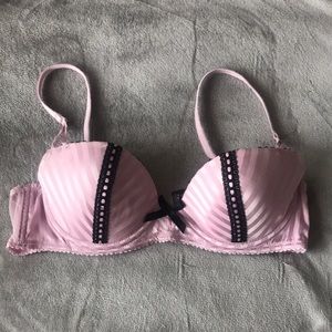 36B VS SEXY LITTLE THINGS LINGERIE